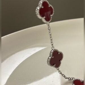 🔥 Clover Motif Bracelet S925 Silver Red Shell - Symbol of Luck & Elegance